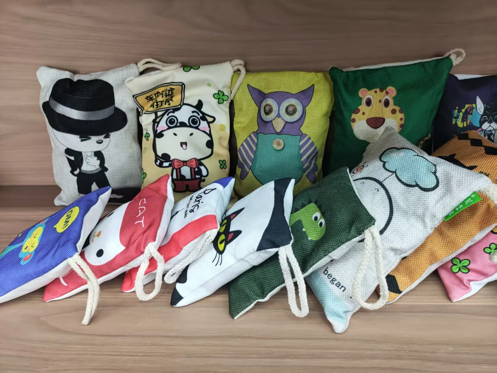 Color printed custom charcoal pouches